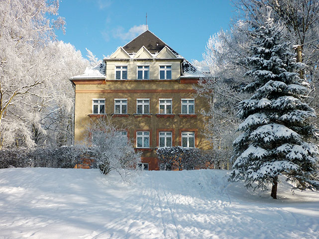 Regenbogenhaus im Winter